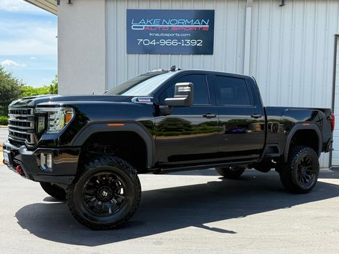 Used 2020 GMC Sierra 2500 AT4 w/ AT4 Premium Package AWD/4WD image 1
