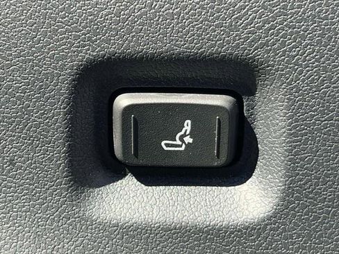 Certified 2026 Toyota Tacoma SR AWD/4WD image 17