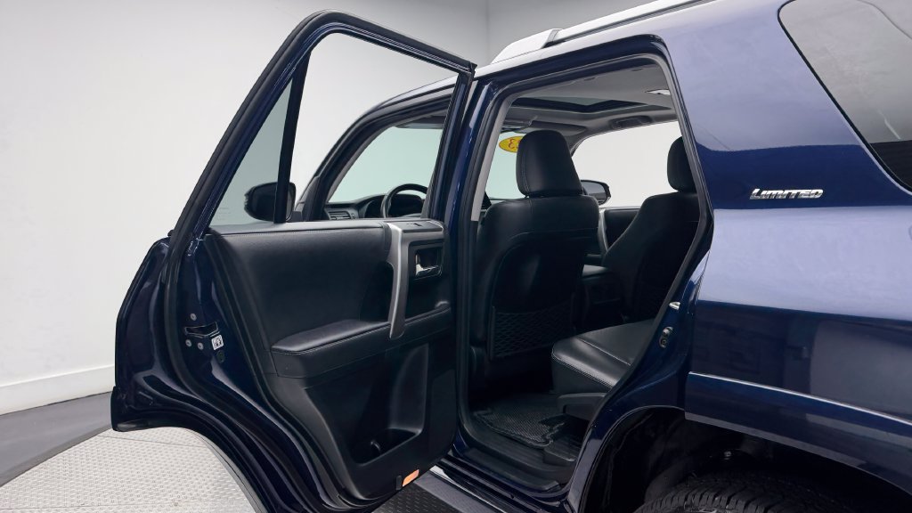 Used 2023 Toyota 4Runner Limited AWD/4WD image 33