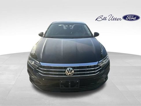 Used 2021 Volkswagen Jetta SE FWD image 3