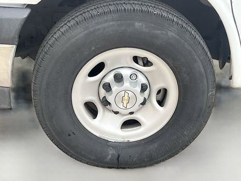 Used 2025 Chevrolet Express 2500 w/ Driver Convenience Package RWD image 25