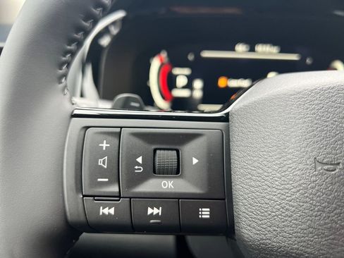 New 2026 Nissan Pathfinder SL image 10