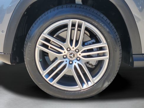 Used 2024 Mercedes-Benz GLS 450 4MATIC image 41