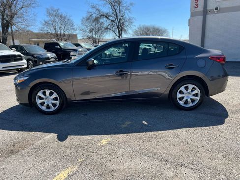 Used 2018 MAZDA MAZDA3 Sport image 4