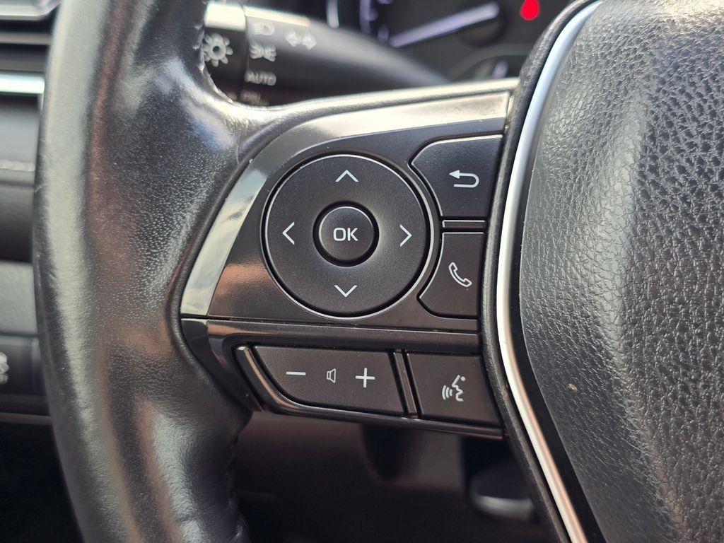 Used 2018 Toyota Camry SE FWD image 29