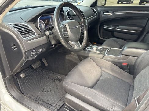 Used 2021 Chrysler 300 Touring w/ Sport Appearance Package image 9