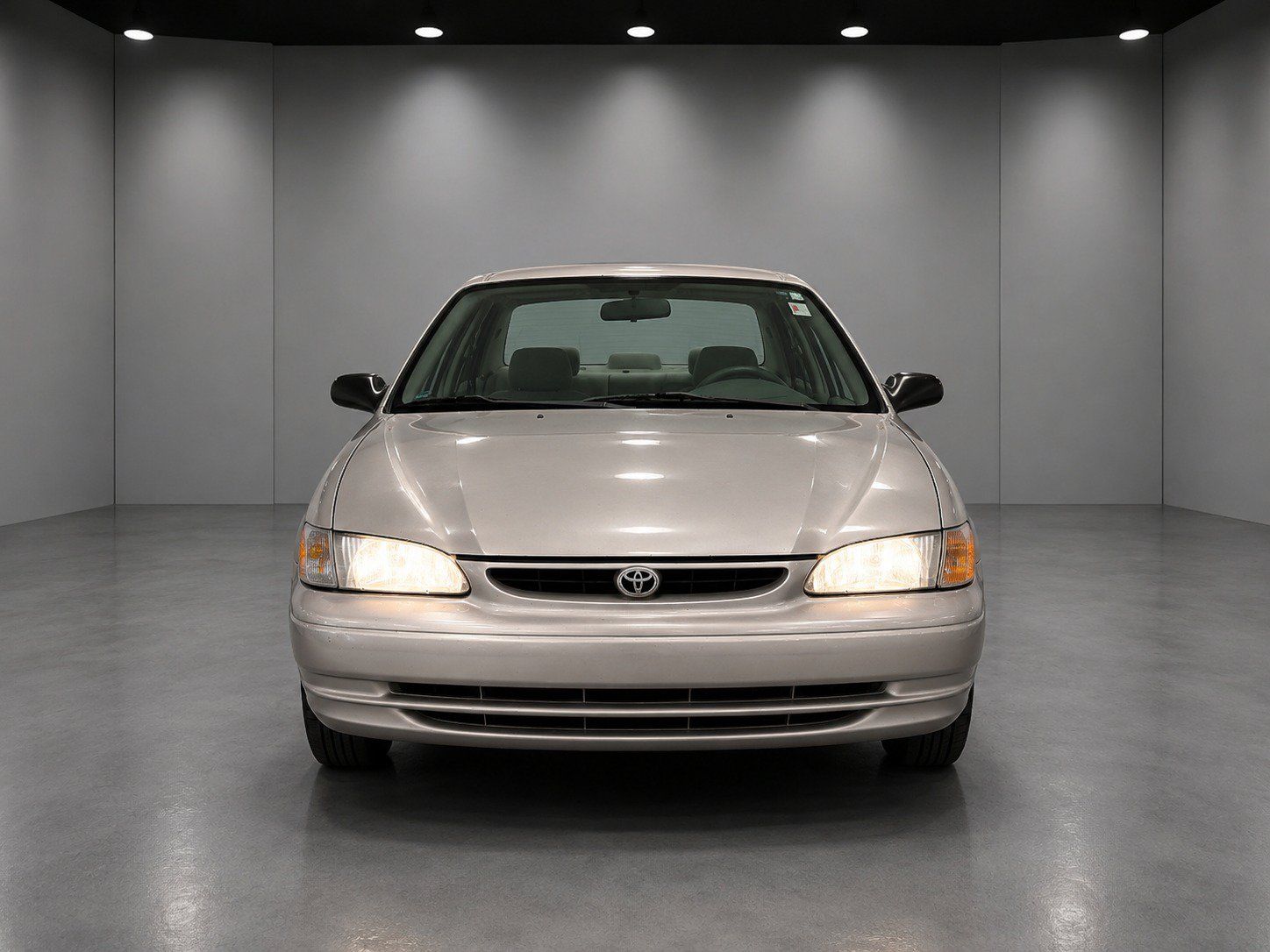Used 2000 Toyota Corolla CE FWD image 2