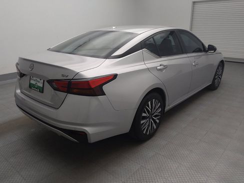 Used 2024 Nissan Altima 2.5 SV FWD image 9