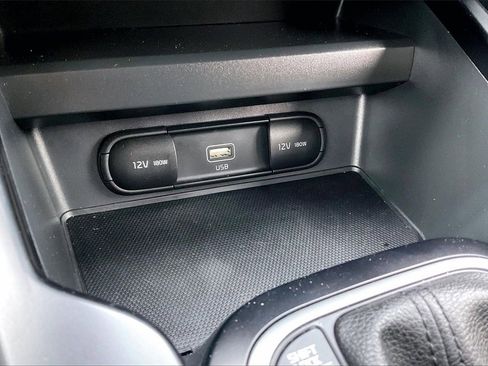 Certified 2022 Kia Soul LX w/ Technology Package image 32