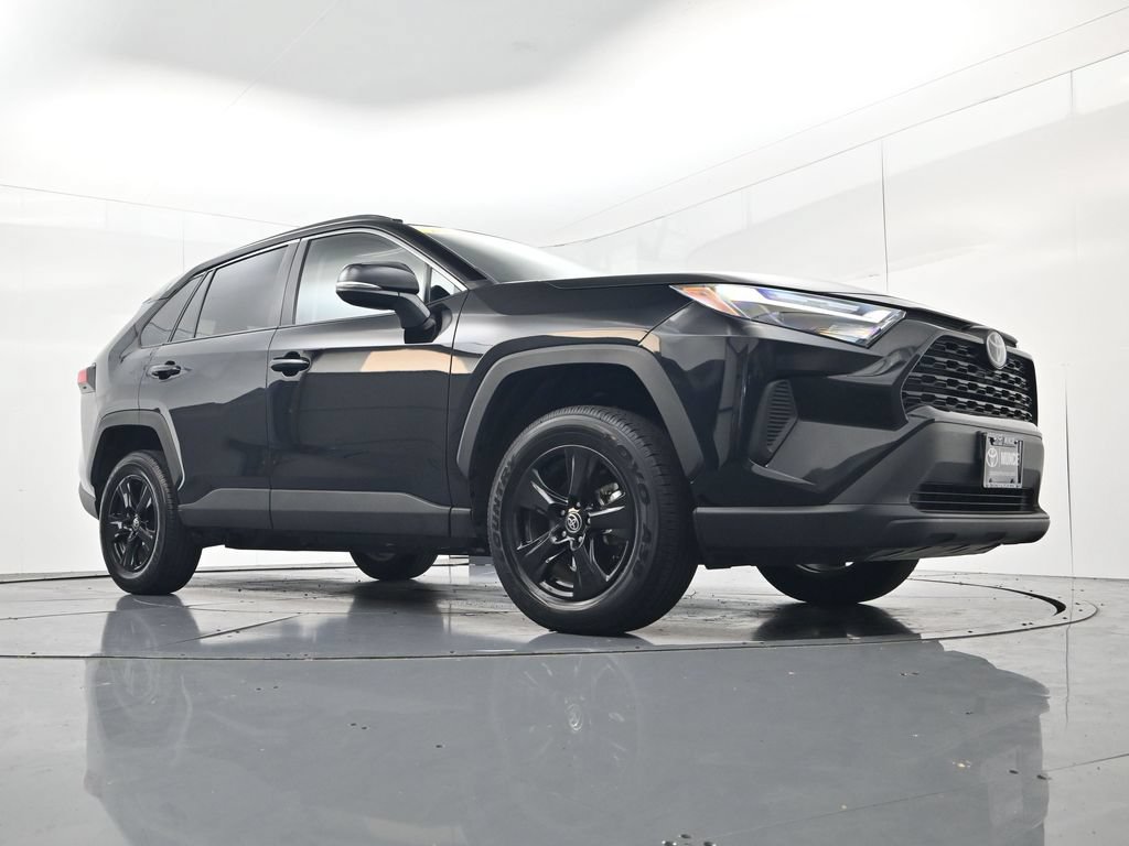 Used 2025 Toyota RAV4 XLE AWD/4WD image 43
