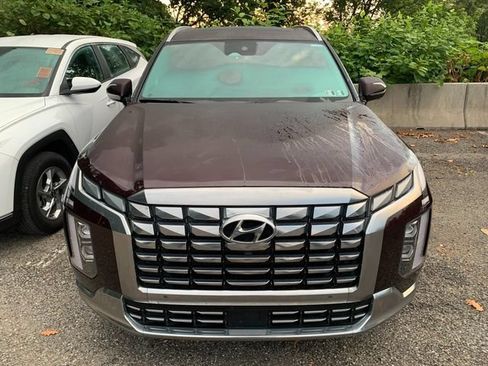 Used 2023 Hyundai Palisade Calligraphy w/ Cargo Package AWD/4WD image 3