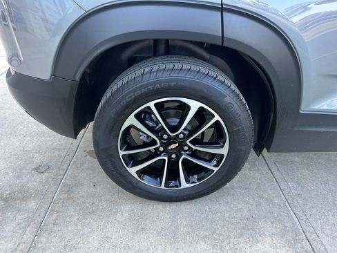 Used 2024 Chevrolet TrailBlazer LT w/ Convenience Package image 9