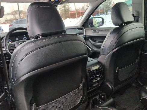 Used 2022 Jeep Grand Cherokee L Limited w/ Luxury Tech Group II image 19