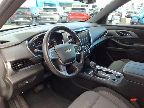 Used 2022 Chevrolet Traverse LT image 12