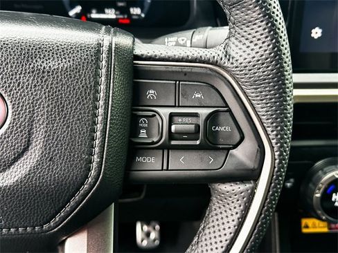 Certified 2025 Toyota Tacoma TRD Off-Road image 17