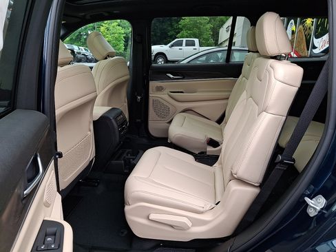 New 2026 Jeep Grand Cherokee L Limited AWD/4WD image 6