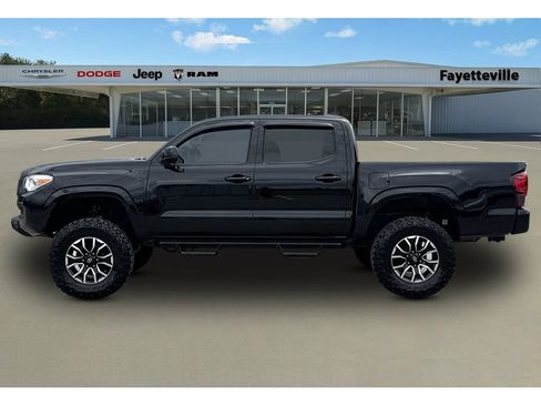 Used 2021 Toyota Tacoma SR AWD/4WD image 6