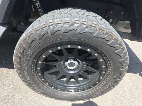Used 2023 Jeep Gladiator Sport AWD/4WD image 14