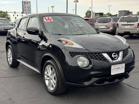 Used 2016 Nissan Juke S FWD image 2