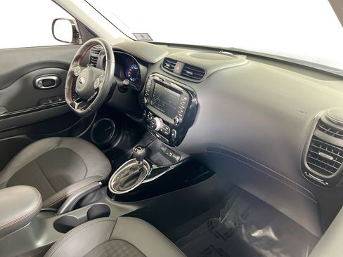 Used 2017 Kia Soul ! w/ Tech Package image 28