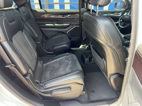 Used 2022 Jeep Grand Cherokee L Laredo RWD image 20