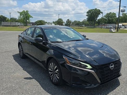Used 2026 Nissan Altima 2.5 SV FWD image 3