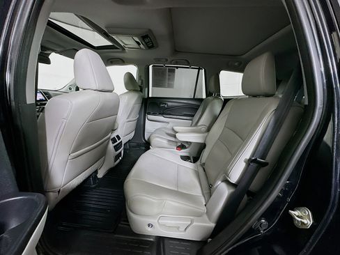 Used 2017 Honda Pilot Elite image 29