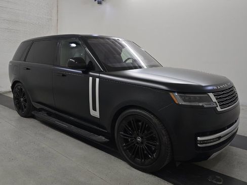 Used 2023 Land Rover Range Rover Long Wheelbase Autobiography image 4