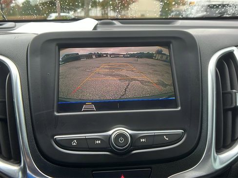 Used 2021 Chevrolet Equinox LT image 30