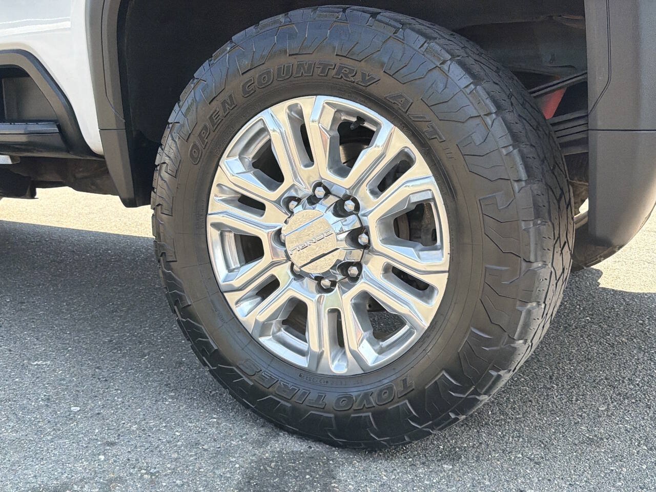 Used 2021 GMC Sierra 3500 Denali w/ Denali Ultimate Package AWD/4WD image 4