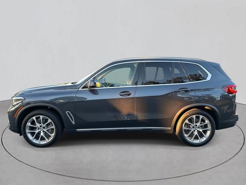 Used 2022 BMW X5 xDrive40i w/ Premium Package image 2
