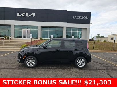 New 2025 Kia Soul LX w/ LX Technology Package
