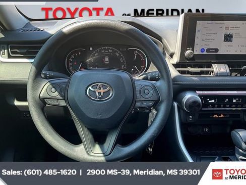 Used 2025 Toyota RAV4 LE image 5