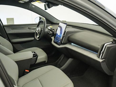 New 2026 Volvo EX30 Plus w/ Climate Package image 16