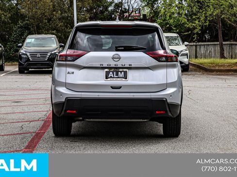 Used 2025 Nissan Rogue SV image 13