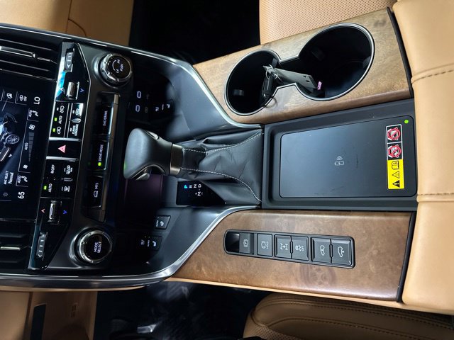 Used 2025 Lexus LX 600 4WD w/ Appearance Package image 17