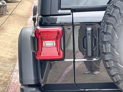 New 2026 Jeep Wrangler Unlimited Rubicon AWD/4WD image 5