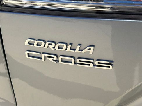 New 2025 Toyota Corolla Cross LE w/ Moonroof Package FWD image 13