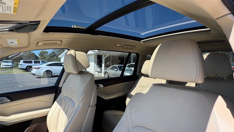 Used 2019 BMW X7 xDrive50i w/ Cold Weather Package AWD/4WD image 38