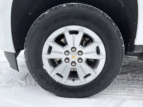 Used 2022 Chevrolet Colorado LT w/ LT Convenience Package image 9