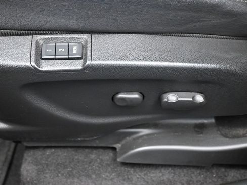 Used 2019 Buick Encore Essence FWD image 11