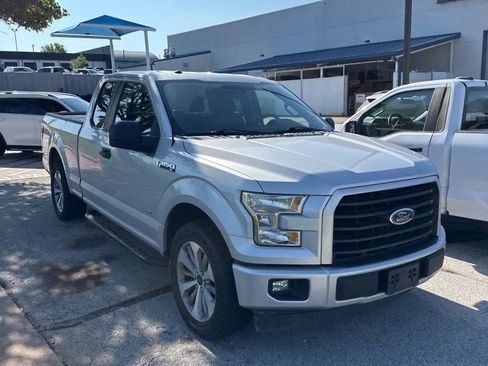 Used 2017 Ford F150 XL w/ Equipment Group 101A Mid RWD image 2