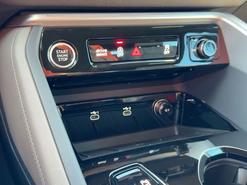 New 2025 Audi Q5 Premium w/ 19" Wheel Package image 19