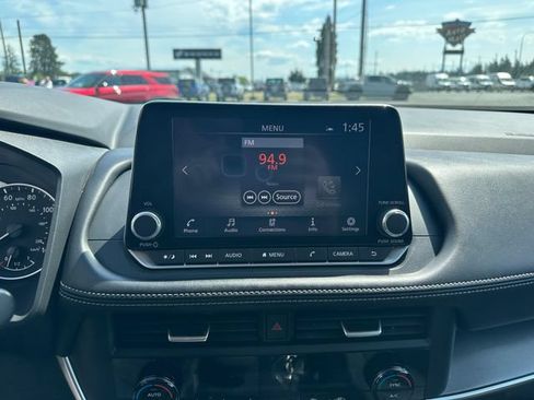 Used 2024 Nissan Rogue SV AWD/4WD image 15