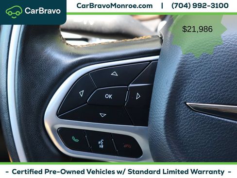 Used 2021 Chrysler Pacifica Pinnacle FWD image 24