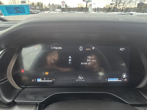 Used 2023 Jeep Grand Cherokee Limited image 20