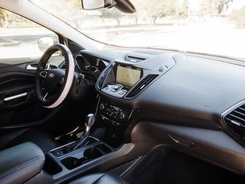 Used 2017 Ford Escape Titanium image 34