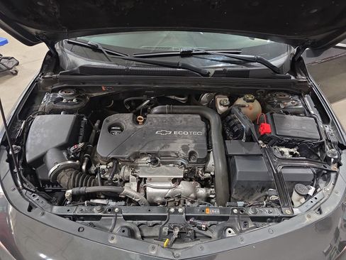 Used 2017 Chevrolet Malibu LT w/ Leather Package image 31