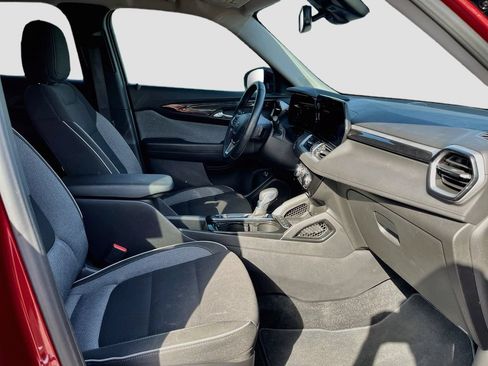Used 2025 Chevrolet TrailBlazer LT w/ Convenience Package FWD image 26
