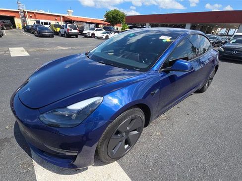 Used 2023 Tesla Model 3 Standard Range RWD image 3